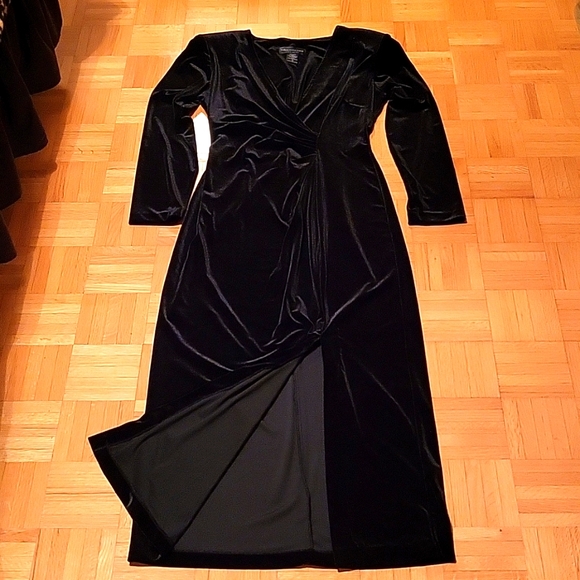 FLASH SALE! Sexy Black Velvet Bodycon Maxi-Dress, V-Neck, Thigh-High Slit, 10 - Picture 11 of 14